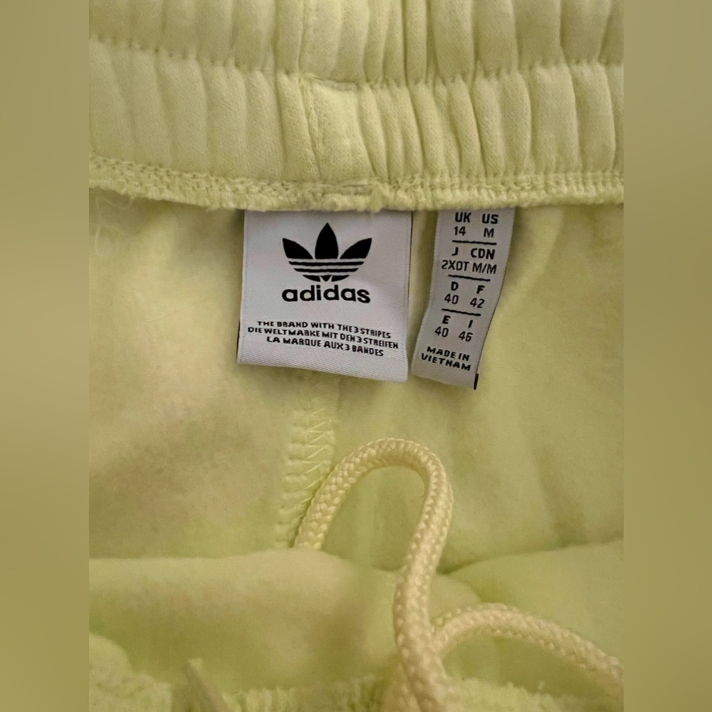 Adidas Essentials Sweatpants Medium - image 4